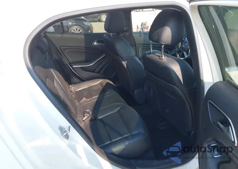 2015 Mercedes-Benz Gla 250 4Matic z USA, uszkodzony, nr VIN WDCTG4GB3FJ076493